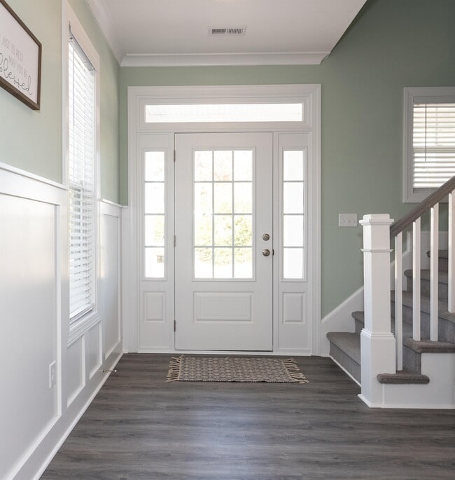 Photo - 402 27th St House