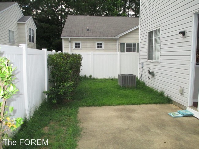 Building Photo - 303 Windcroft Cir NW