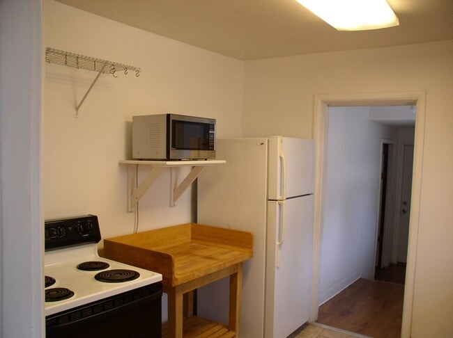 Building Photo - Historic Westside Home Steps from Downtown & Large Fenced Yard