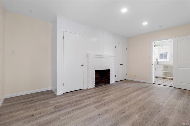 Foto del edificio - 14724 Strathern St