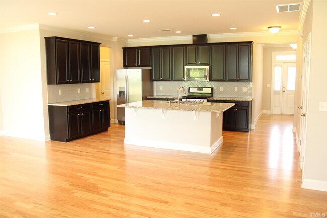 Foto del edificio - 205 Firth Glen Dr