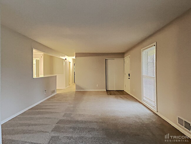 Building Photo - 5535 Crestland Ct