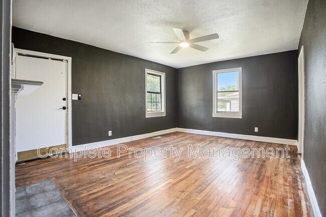 Foto del edificio - 2216 Lee Ave SW
