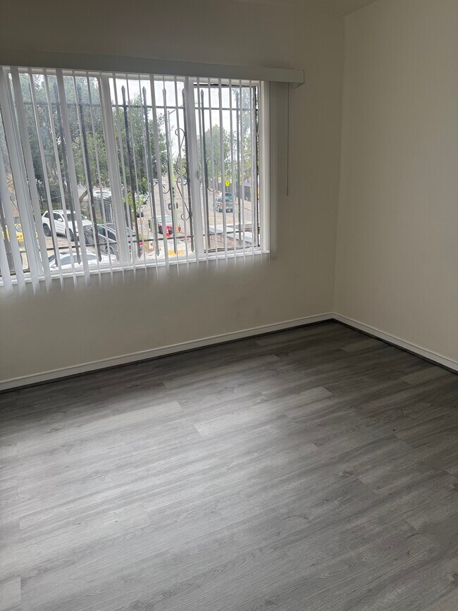 Foto del edificio - 8400 MacArthur Blvd