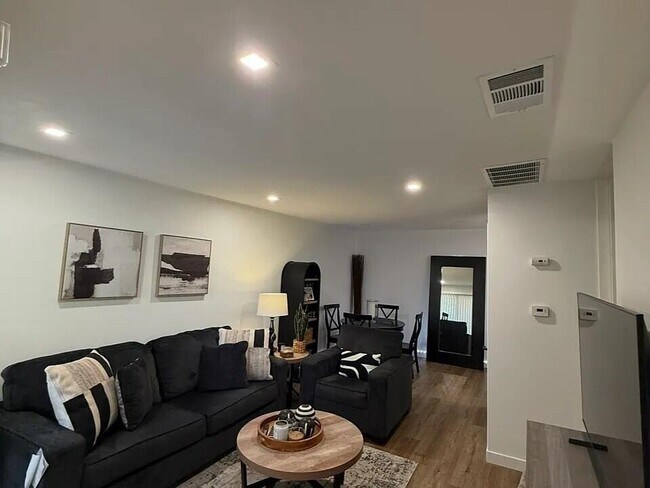 Foto del edificio - 680 N Ashurst Ct