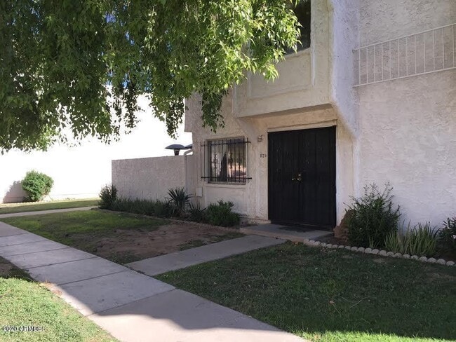 Building Photo - 5214 N 42nd Ln