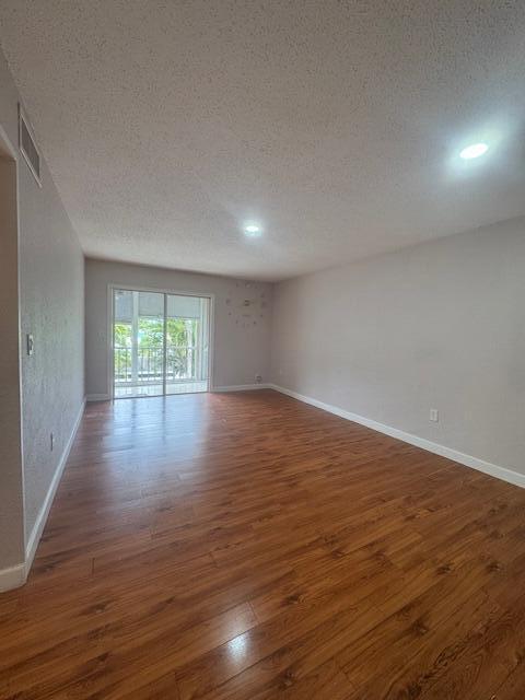 Foto del edificio - 6080 Forest Hill Blvd