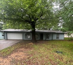 Building Photo - 1222 Deerfield Ln