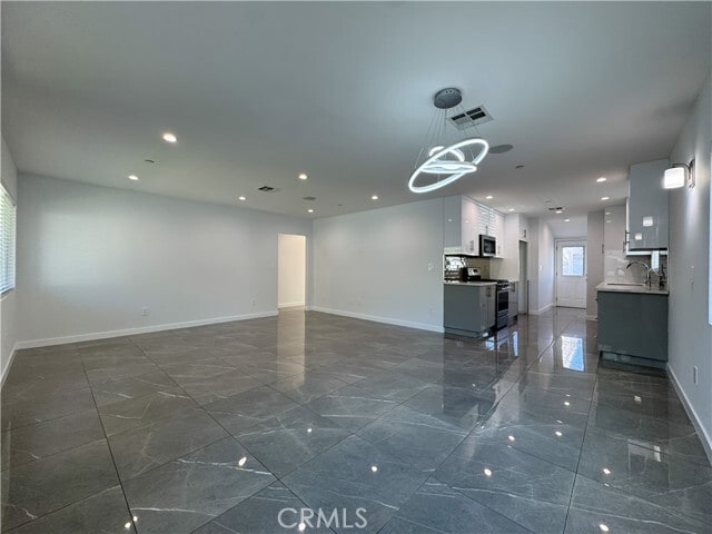 Building Photo - 8633 Bluffdale Dr