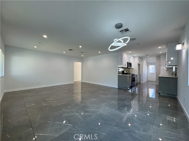 Foto del edificio - 8633 Bluffdale Dr