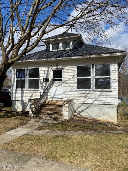 Building Photo - 38 John St