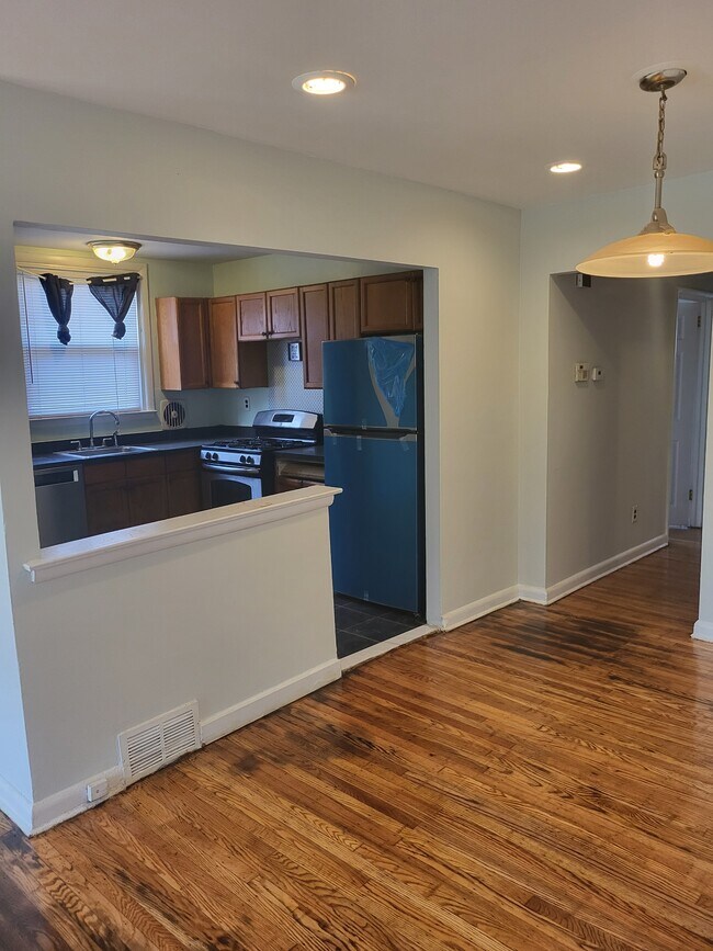 Building Photo - 2037 Napfle St