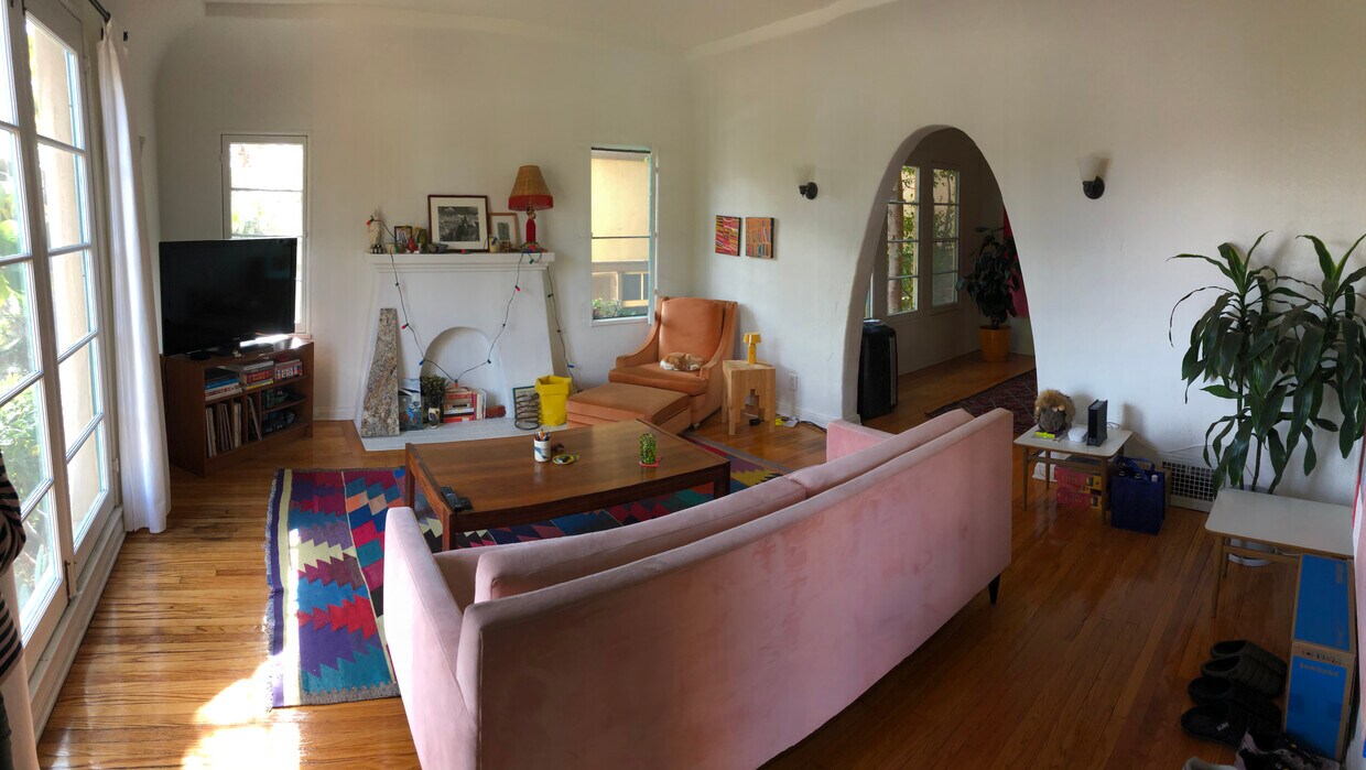 Primary Photo - 755 N La Fayette Park Pl