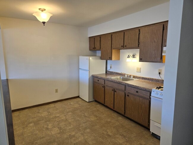 Building Photo - 2370 S 107th St
