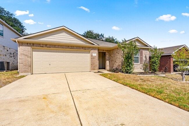 Building Photo - Beautiful 3 bedroom, 2 bathroom home in Ce...
