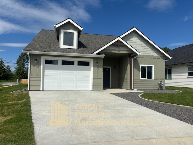 Foto principal - 1611 Irvine Wy
