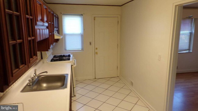 Building Photo - 5734 Maplehill Rd