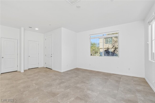 Building Photo - 2718 Hammetts Landing Walk