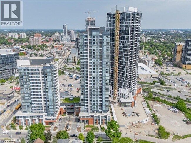 Building Photo - 25 Wellington St S