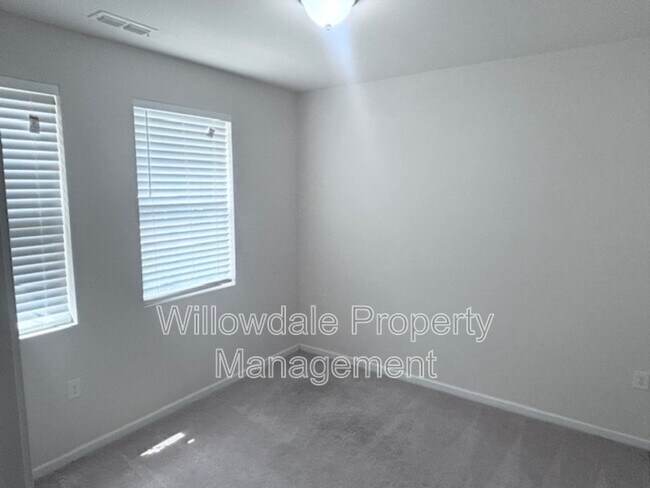 Building Photo - 6002 Kentworth Dr