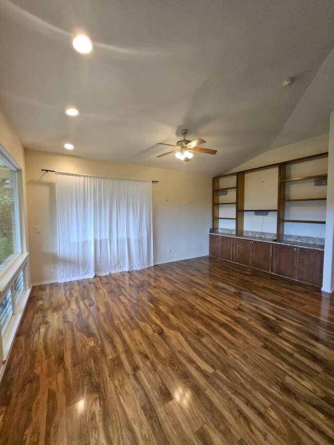 Building Photo - Beautiful 3 Bedroom Home in Upper Kaumana
