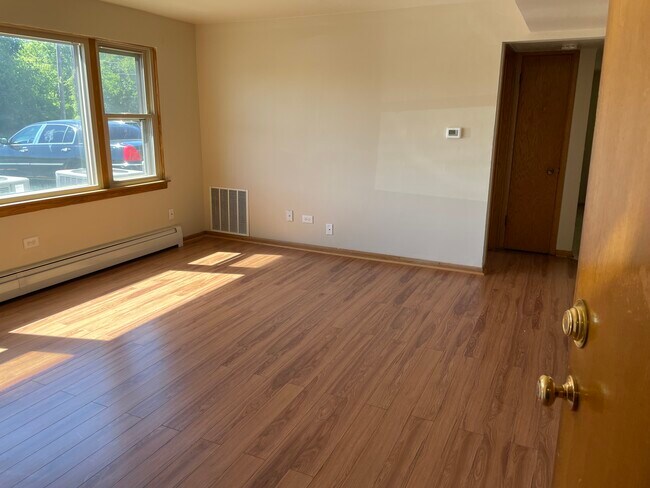 Sala de estar - 4920 Harold Ave