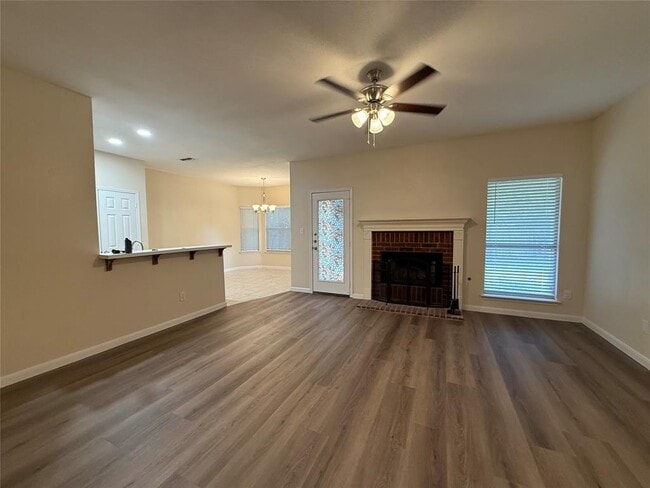 Building Photo - 303 Kates Way