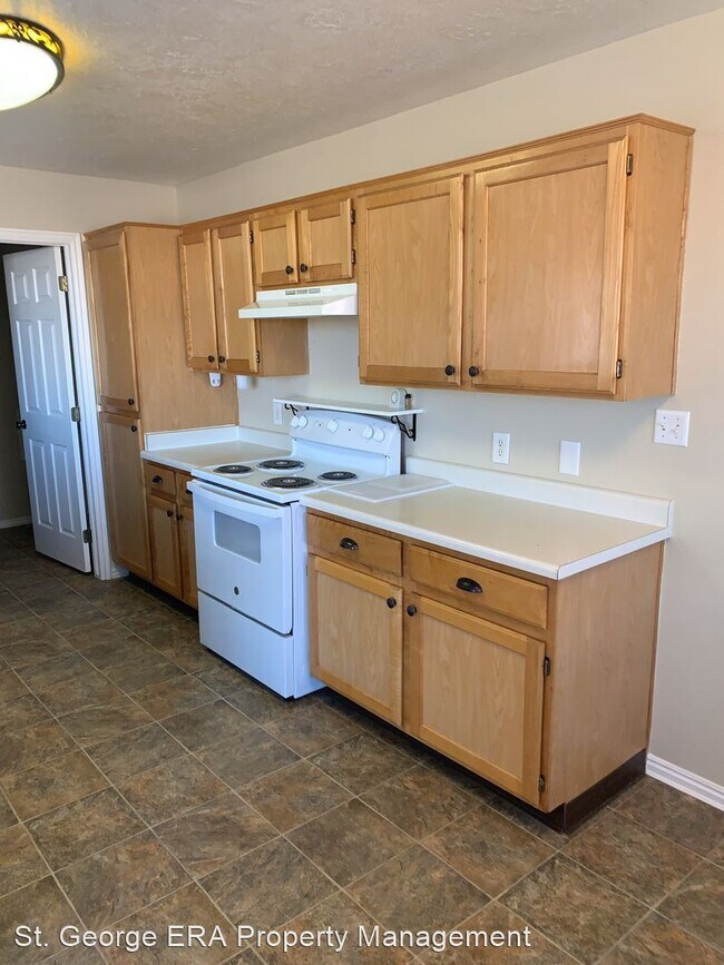 Building Photo - 2 br, 1 bath House - 6220 W 140 N #9