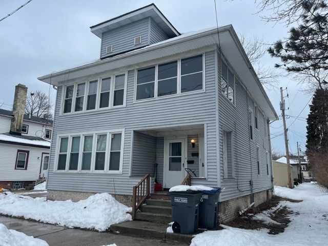 Building Photo - 711 Zimbal Ave