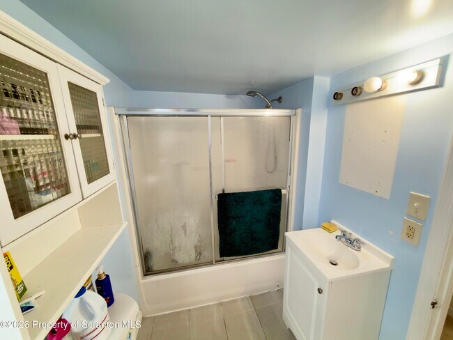 Building Photo - 221 Pittston Ave