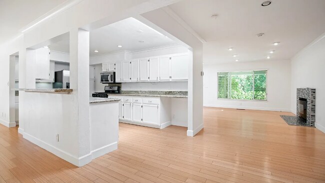 Building Photo - 3254 Sweet Dr
