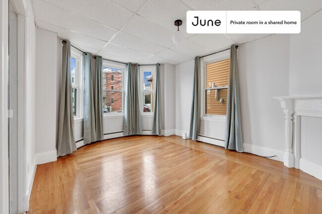 Foto del edificio - Room in Shared 3 bed/1 bath home