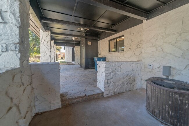 Building Photo - Opportunity Knocking with this HUGE home available for Rent to Own or Lease!