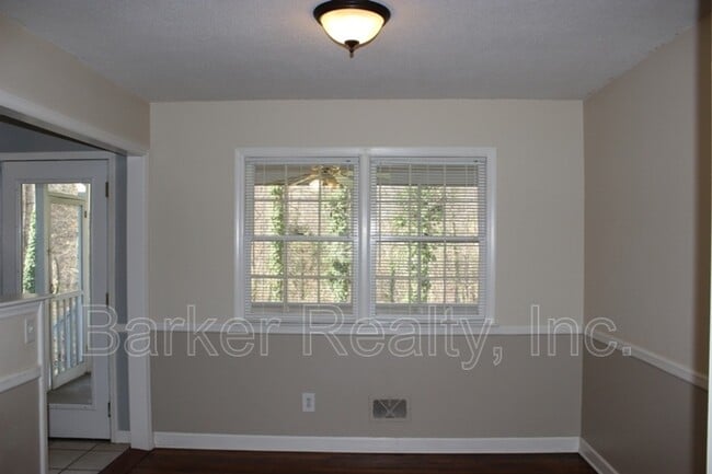 Building Photo - 4805 Oak Park Rd