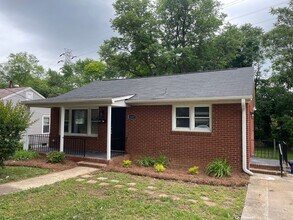 Building Photo - 1447 Marne St