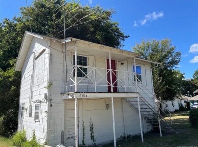 Foto del edificio - 515 E 13th St
