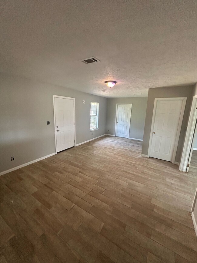 Foto del edificio - 940 Pebblebrook Dr