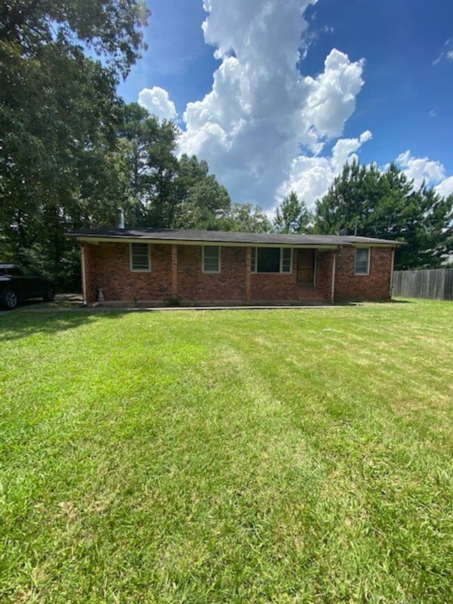 Building Photo - 9551 Corinth Rd