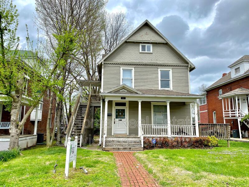 Primary Photo - 1111 E Walnut St