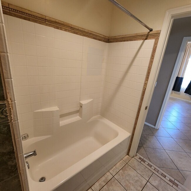 Building Photo - 1382 W Via Rio Blanco