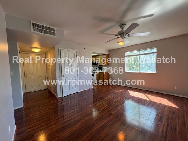 Building Photo - Come See This Spacious 2-bedroom 2-Bath in Downtown Salt Lake City!!