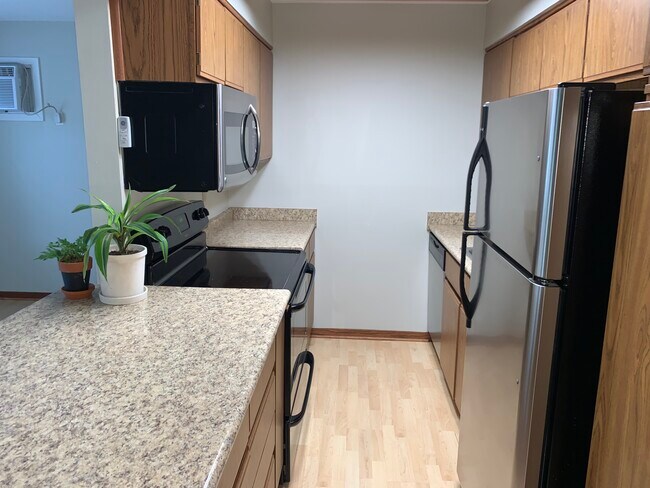 Kitchen - 27 Valley Ave