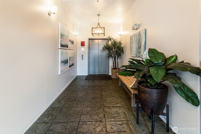 Foto del edificio - 500 Elliott Ave W