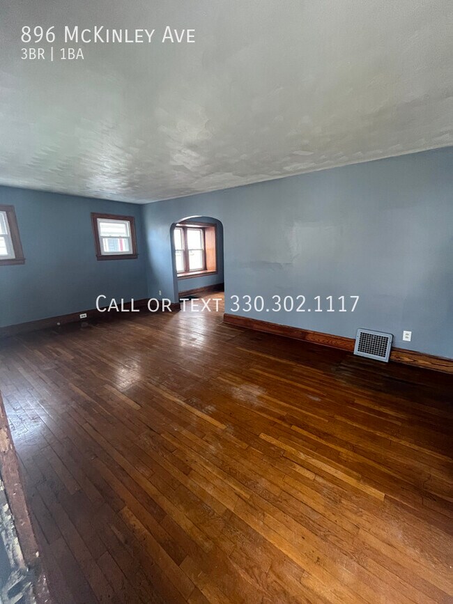 Foto del edificio - 896 McKinley Ave