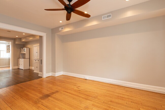 Foto del edificio - 1234 Owen Pl NE