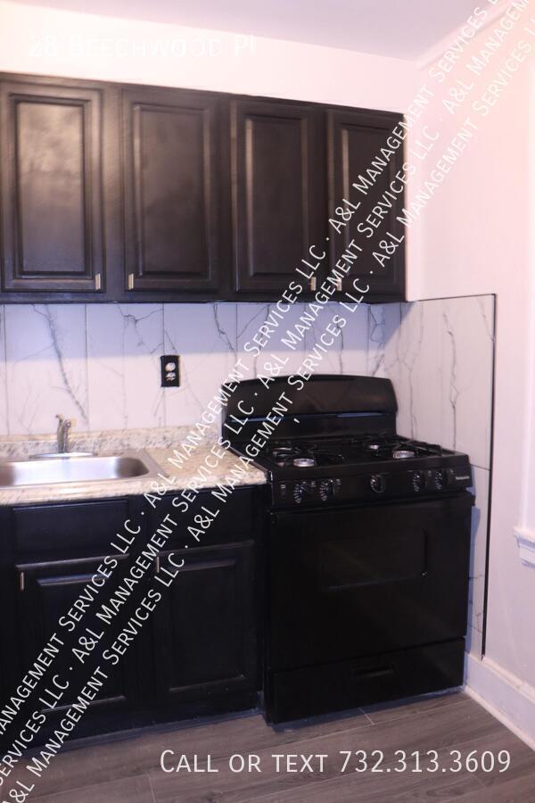 Foto del edificio - 28 Beechwood Pl