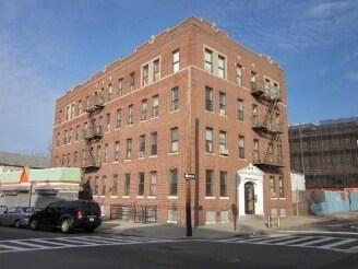 Building Photo - Midwood Gem
