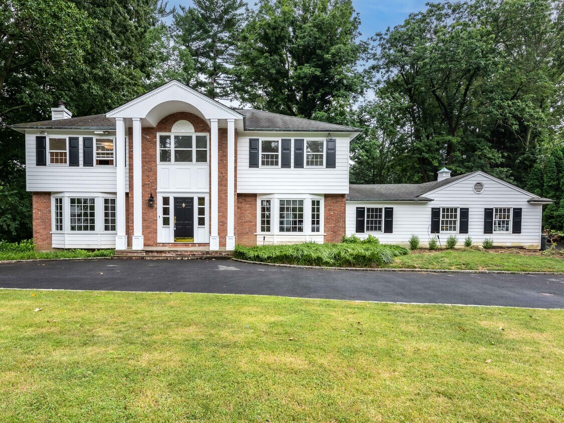 85 Drake Ln, Manhasset, NY 11030 House Rental in Manhasset, NY