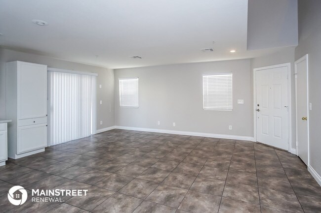 Building Photo - Your Dream Home Awaits!