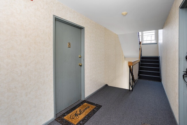 Building Photo - 1724 Country Mill Dr